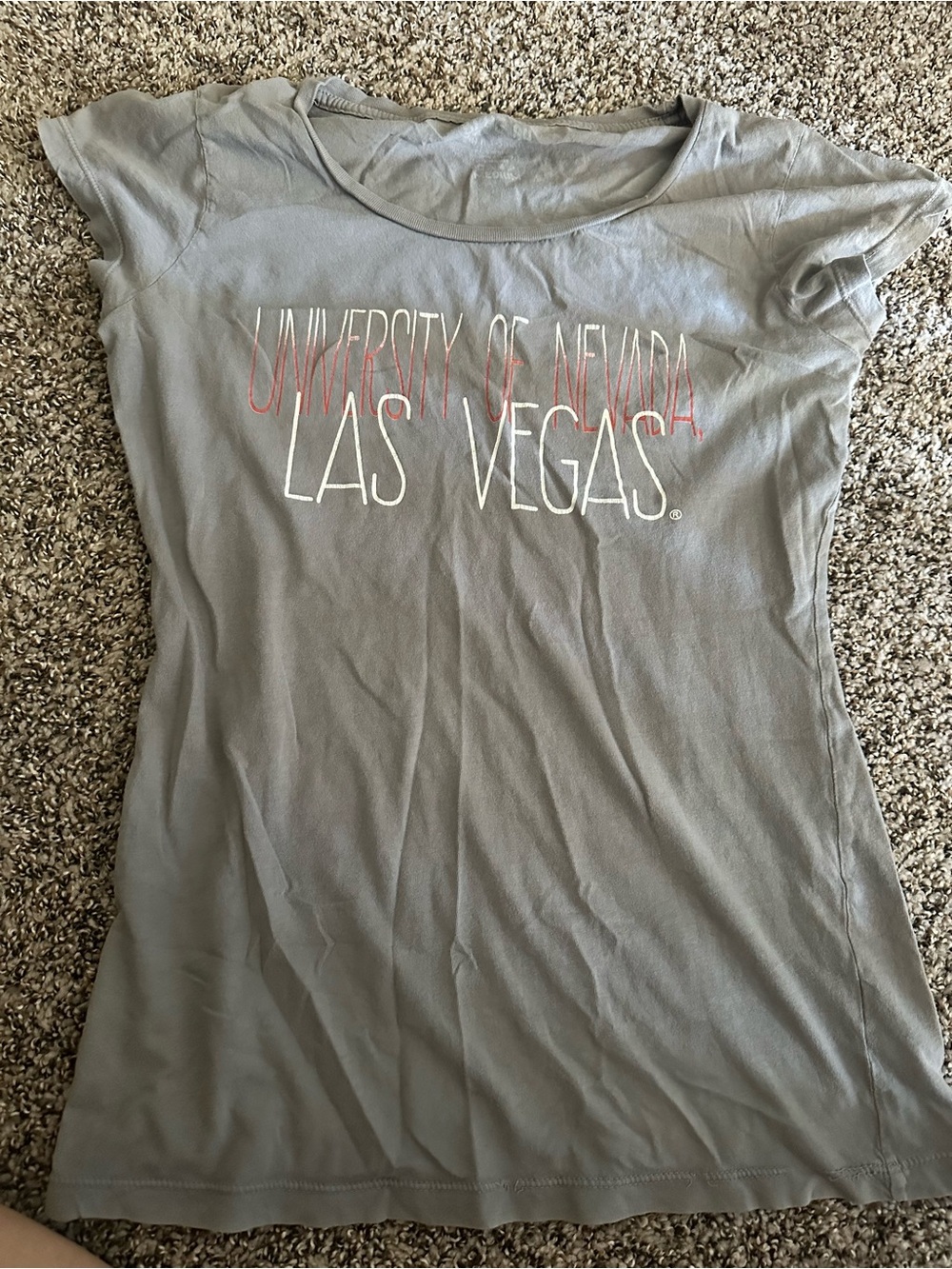 gray unlv tee